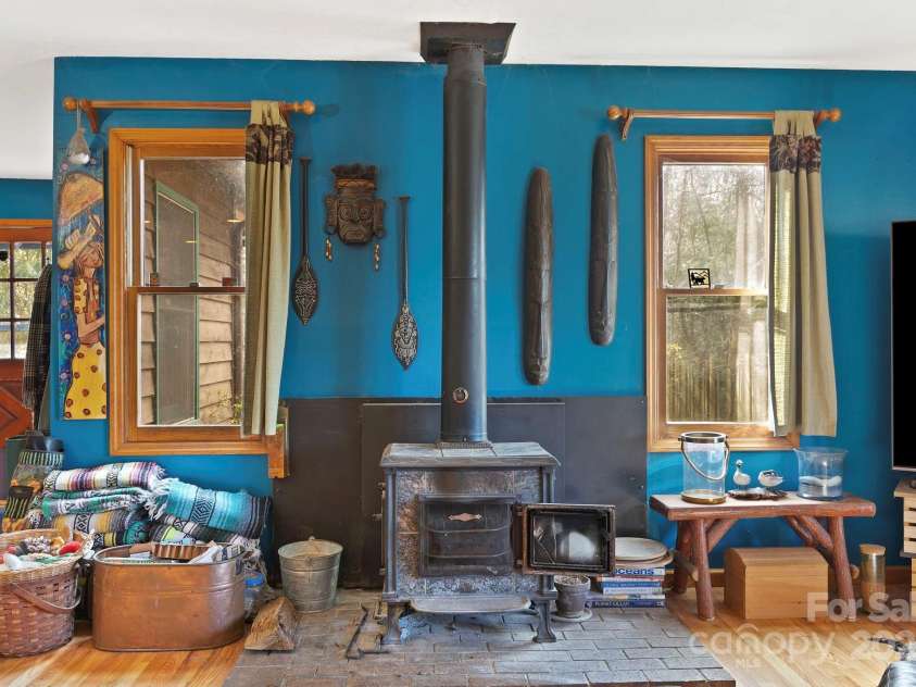 23 Hunting Lodge Drive, Black Mountain, NC 28711.  MLS# CAR4268243, YatesRealty ID 2880. 