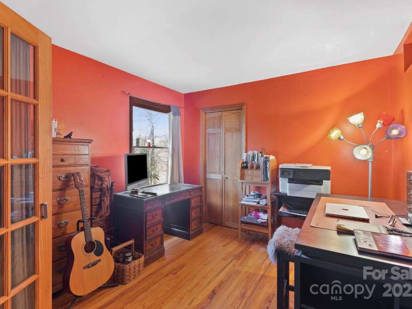 23 Hunting Lodge Drive, Black Mountain, NC 28711.  MLS# CAR4268243, YatesRealty ID 2880. 