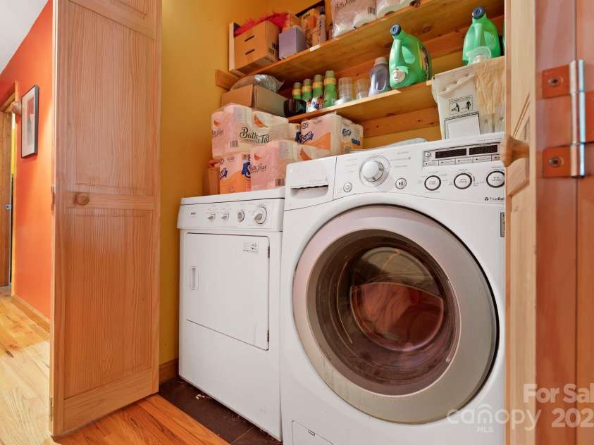 23 Hunting Lodge Drive, Black Mountain, NC 28711.  MLS# CAR4268243, YatesRealty ID 2880. 