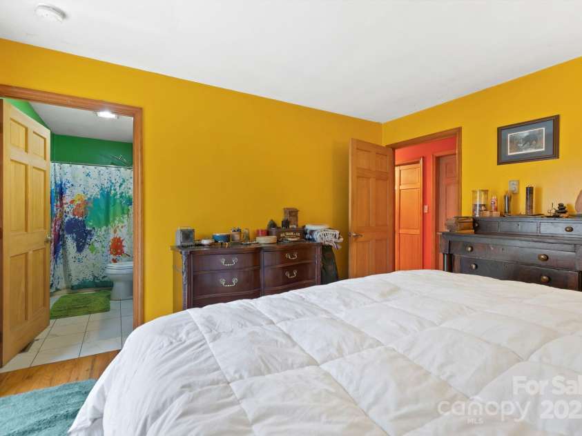 23 Hunting Lodge Drive, Black Mountain, NC 28711.  MLS# CAR4268243, YatesRealty ID 2880. 