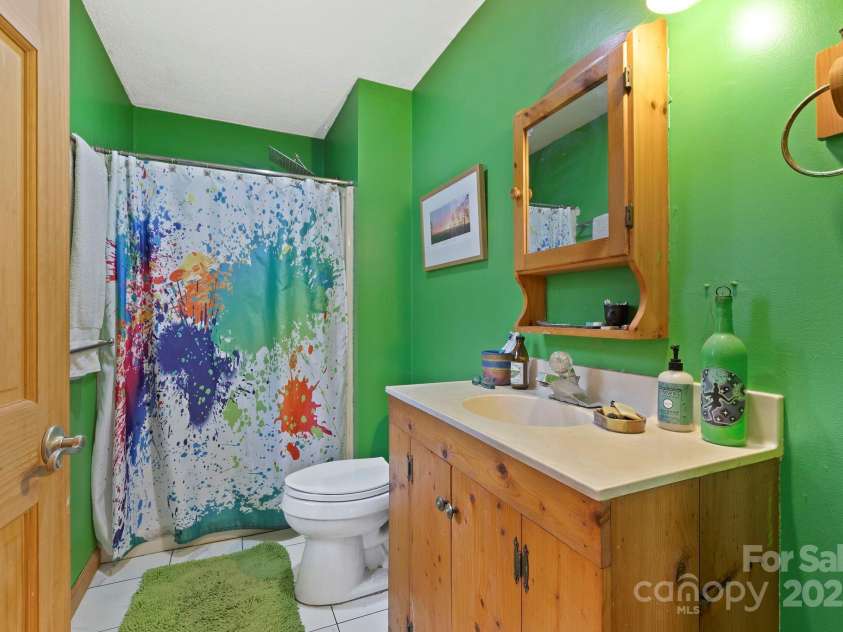 23 Hunting Lodge Drive, Black Mountain, NC 28711.  MLS# CAR4268243, YatesRealty ID 2880. 