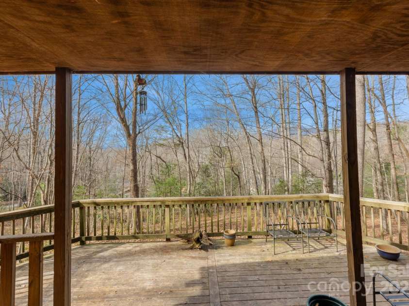 23 Hunting Lodge Drive, Black Mountain, NC 28711.  MLS# CAR4268243, YatesRealty ID 2880. 