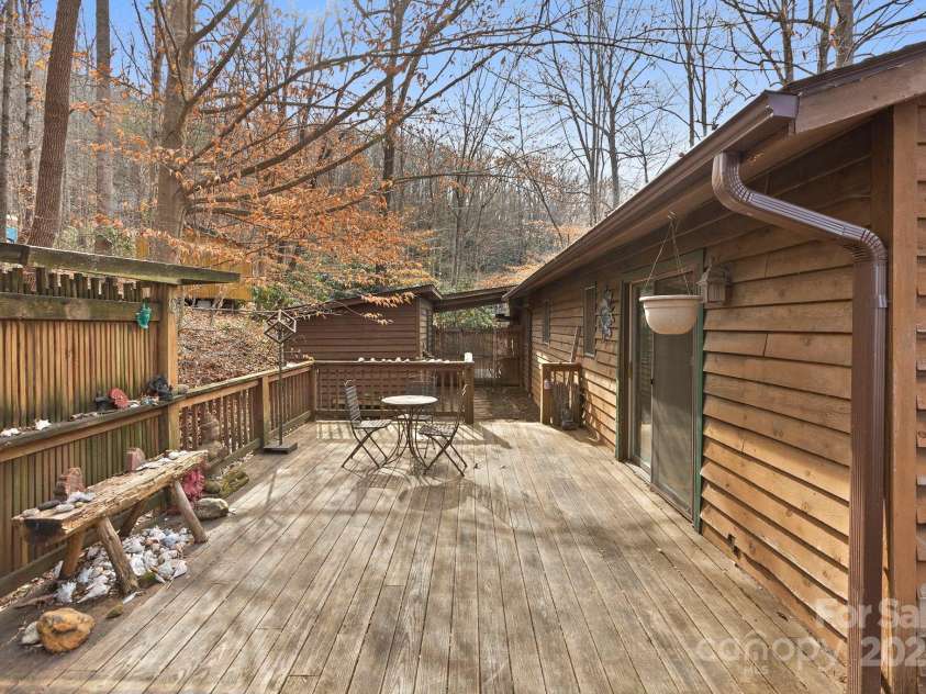 23 Hunting Lodge Drive, Black Mountain, NC 28711.  MLS# CAR4268243, YatesRealty ID 2880. 
