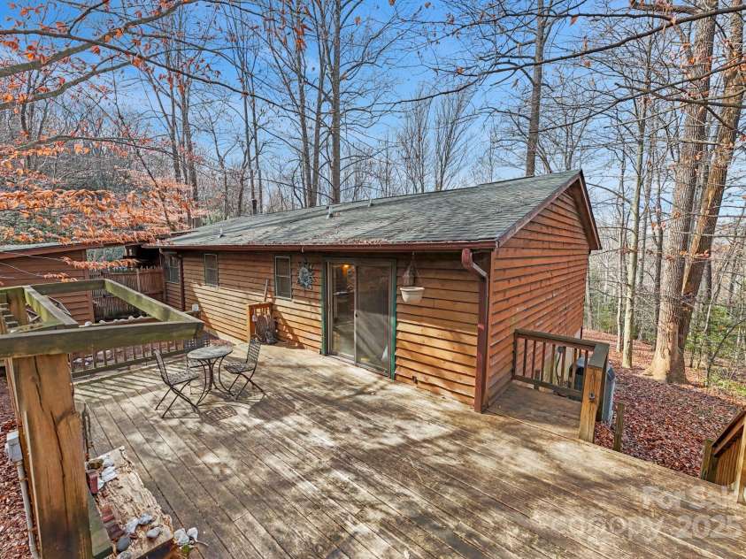 23 Hunting Lodge Drive, Black Mountain, NC 28711.  MLS# CAR4268243, YatesRealty ID 2880. 