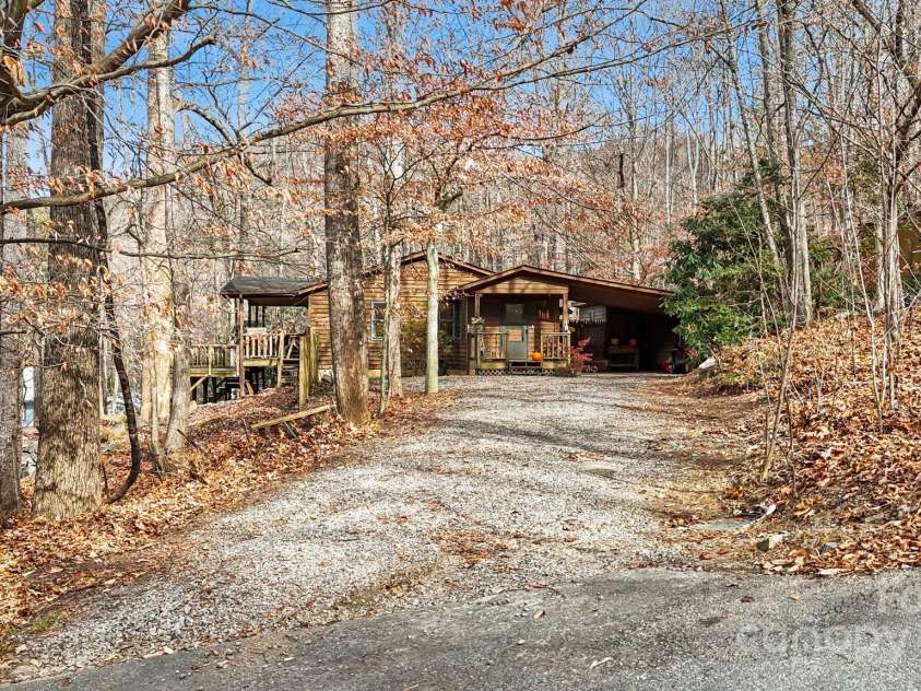 23 Hunting Lodge Drive, Black Mountain, NC 28711.  MLS# CAR4268243, YatesRealty ID 2880. 