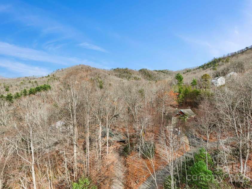 23 Hunting Lodge Drive, Black Mountain, NC 28711.  MLS# CAR4268243, YatesRealty ID 2880. 