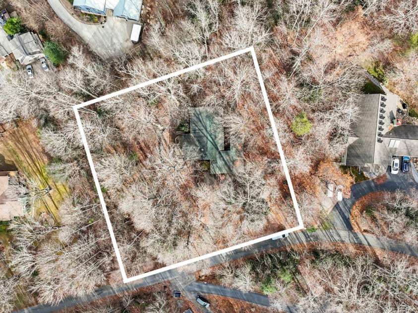 23 Hunting Lodge Drive, Black Mountain, NC 28711.  MLS# CAR4268243, YatesRealty ID 2880. 