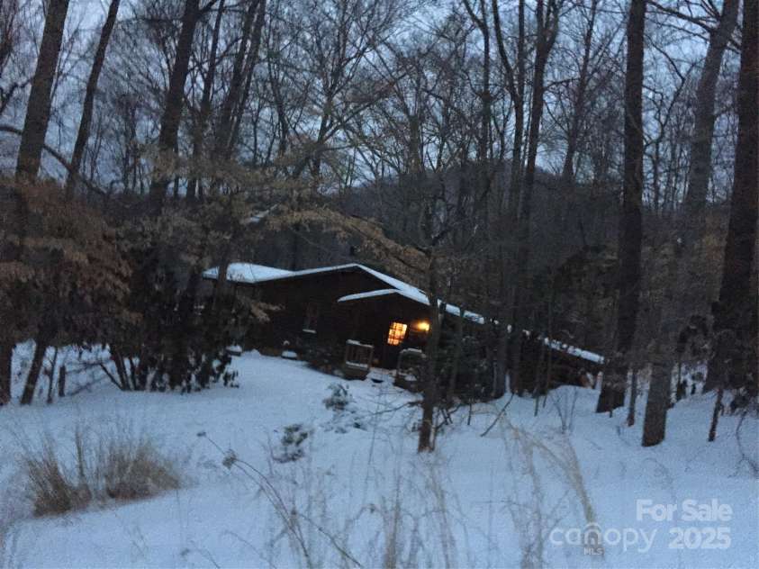 23 Hunting Lodge Drive, Black Mountain, NC 28711.  MLS# CAR4268243, YatesRealty ID 2880. 