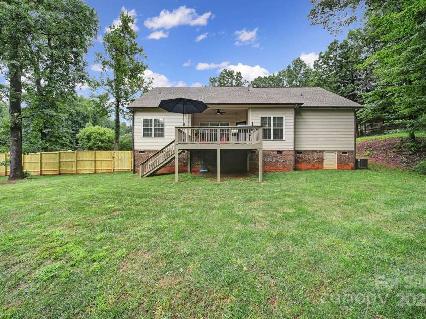 910 Pine Knoll Road, Fort Mill, SC 29715.  MLS# CAR4287657, YatesRealty ID 2880. 