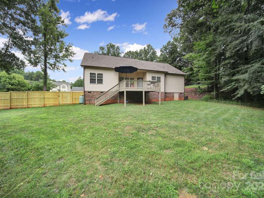 910 Pine Knoll Road, Fort Mill, SC 29715.  MLS# CAR4287657, YatesRealty ID 2880. 