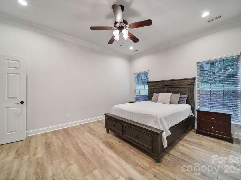910 Pine Knoll Road, Fort Mill, SC 29715.  MLS# CAR4287657, YatesRealty ID 2880. Primary Suite