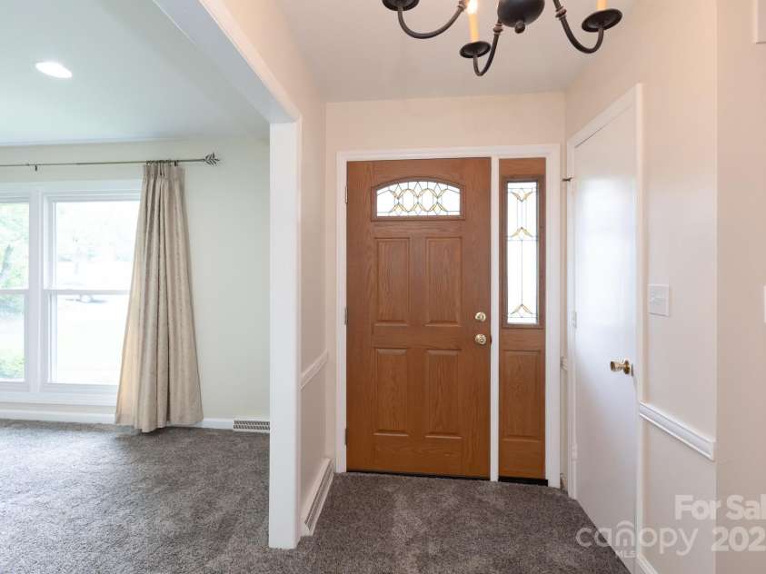1533 Bonnie Lane, Charlotte, NC 28213.  MLS# CAR4281724, YatesRealty ID 28801. 
