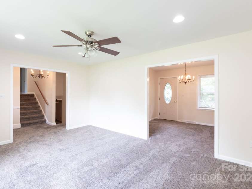 1533 Bonnie Lane, Charlotte, NC 28213.  MLS# CAR4281724, YatesRealty ID 28801. 