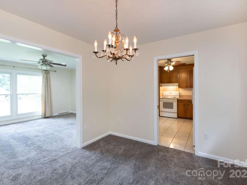 1533 Bonnie Lane, Charlotte, NC 28213.  MLS# CAR4281724, YatesRealty ID 28801. 