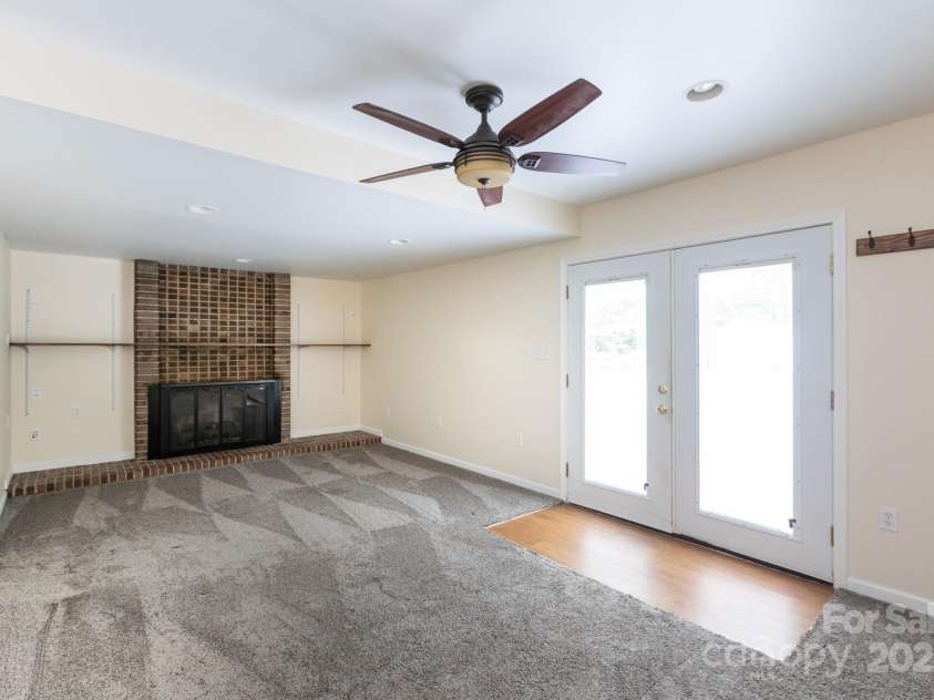 1533 Bonnie Lane, Charlotte, NC 28213.  MLS# CAR4281724, YatesRealty ID 28801. 