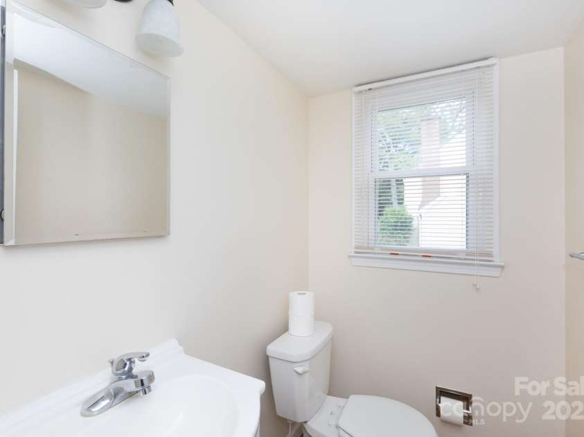 1533 Bonnie Lane, Charlotte, NC 28213.  MLS# CAR4281724, YatesRealty ID 28801. 
