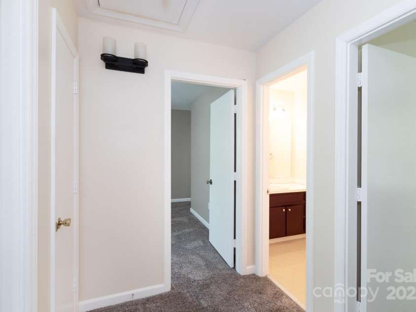 1533 Bonnie Lane, Charlotte, NC 28213.  MLS# CAR4281724, YatesRealty ID 28801. 
