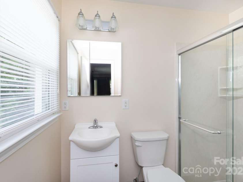 1533 Bonnie Lane, Charlotte, NC 28213.  MLS# CAR4281724, YatesRealty ID 28801. 