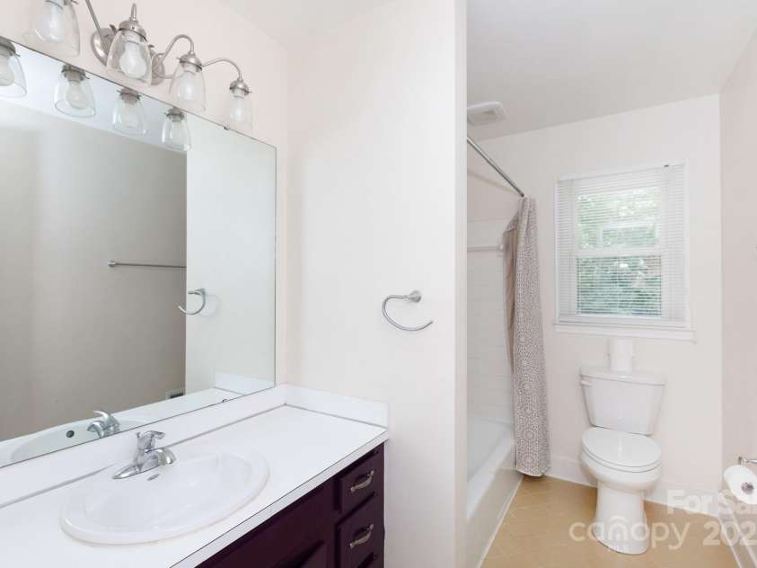 1533 Bonnie Lane, Charlotte, NC 28213.  MLS# CAR4281724, YatesRealty ID 28801. 
