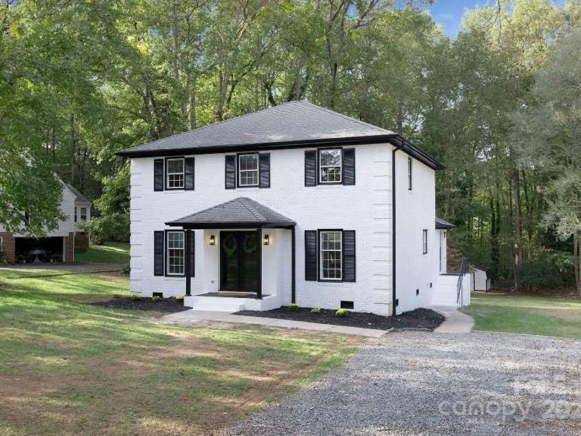 8946 Glencroft Road, Mint Hill, NC 28227.  MLS# CAR4192629, YatesRealty ID 28802. 