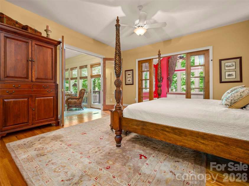 110 Little Cherokee Ridge, Hendersonville, NC 28739.  MLS# CAR4384204, YatesRealty ID 28805. 