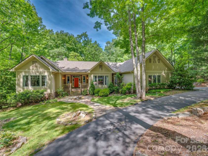 110 Little Cherokee Ridge, Hendersonville, NC 28739.  MLS# CAR4384204, YatesRealty ID 28805. Mostly level driveway