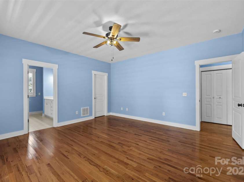 6 Oakhaven Terrace, Asheville, NC 28803.  MLS# CAR4282964, YatesRealty ID 28805. 