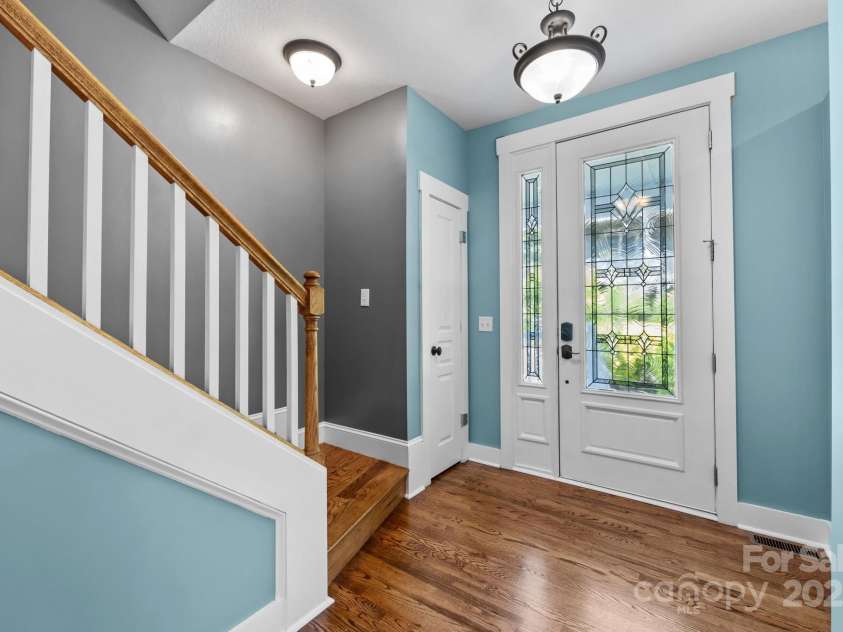 6 Oakhaven Terrace, Asheville, NC 28803.  MLS# CAR4282964, YatesRealty ID 28805. 