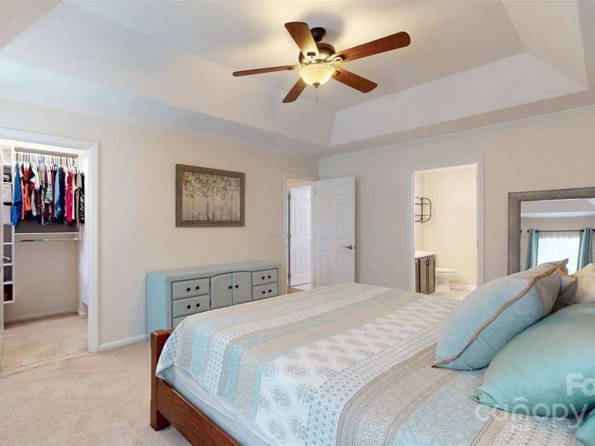 7601 Claiborne Woods Road, Charlotte, NC 28216.  MLS# CAR4282373, YatesRealty ID 28806. 