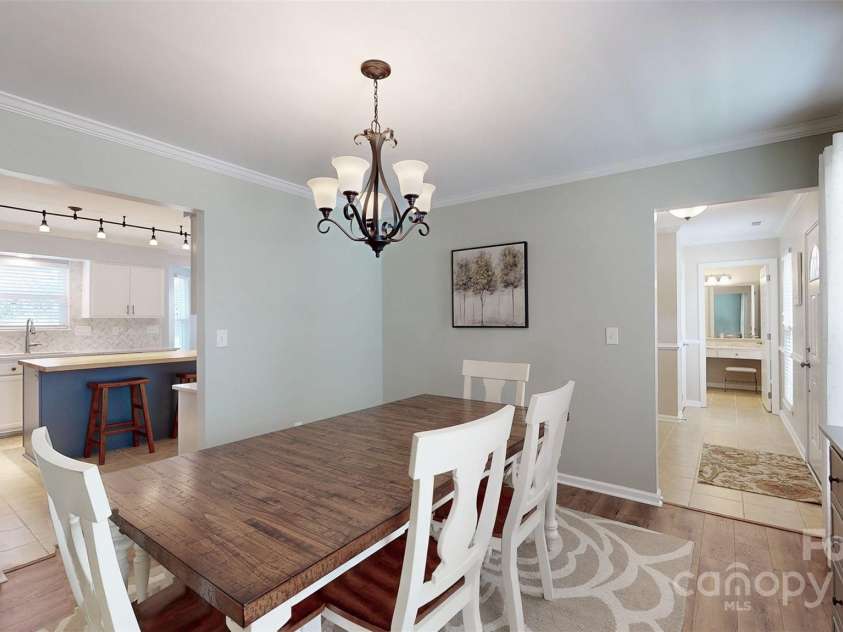 7601 Claiborne Woods Road, Charlotte, NC 28216.  MLS# CAR4282373, YatesRealty ID 28806. Dining Room