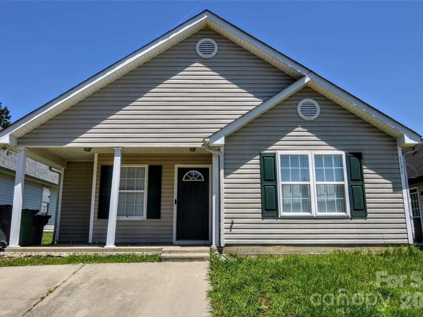 1131 Hannah Rae Court, Charlotte, NC 28214.  MLS# CAR4390631, YatesRealty ID 28807. 