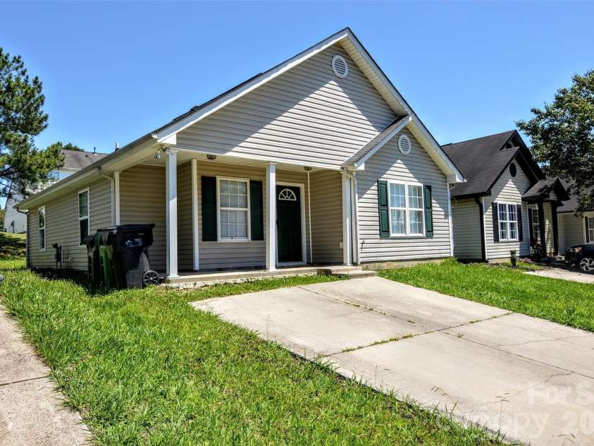 1131 Hannah Rae Court, Charlotte, NC 28214.  MLS# CAR4390631, YatesRealty ID 28807. 