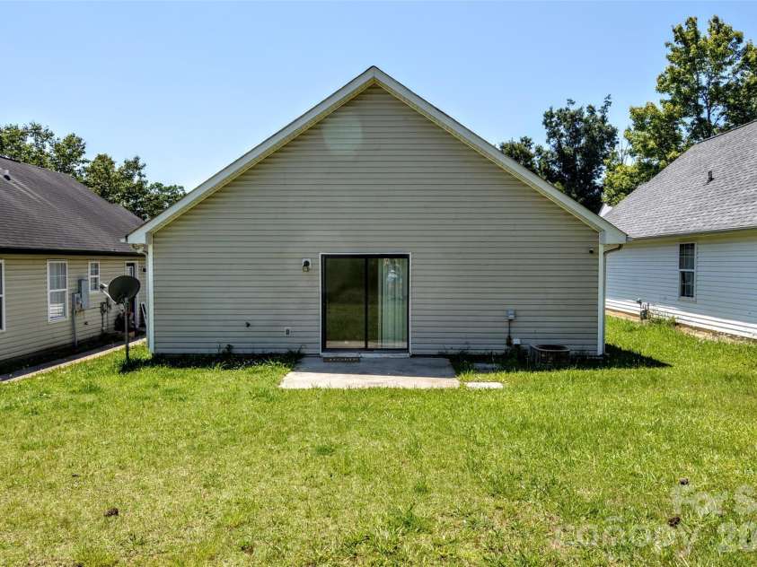 1131 Hannah Rae Court, Charlotte, NC 28214.  MLS# CAR4390631, YatesRealty ID 28807. 