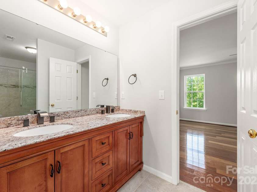 168 Harwell Road, Mooresville, NC 28117.  MLS# CAR4282323, YatesRealty ID 28807. Bathroom 2