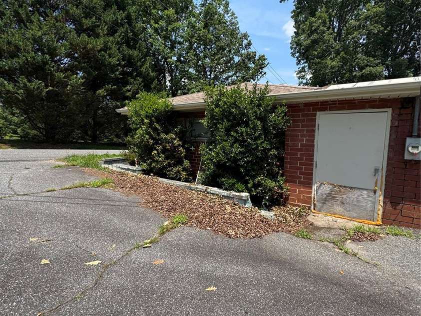 1300 Union Street, Morganton, NC 28655.  MLS# CAR4286789, YatesRealty ID 28808. 