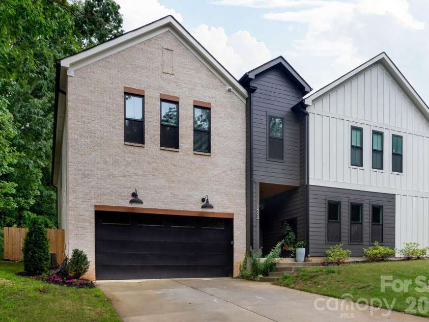1602 Herrin Avenue, Charlotte, NC 28205.  MLS# CAR4388527, YatesRealty ID 28808. 