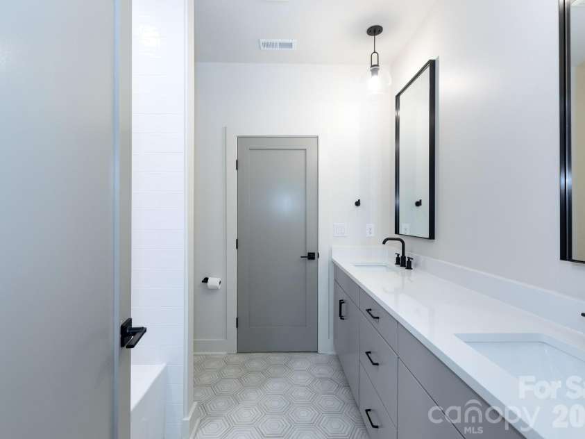 1602 Herrin Avenue, Charlotte, NC 28205.  MLS# CAR4388527, YatesRealty ID 28808. 