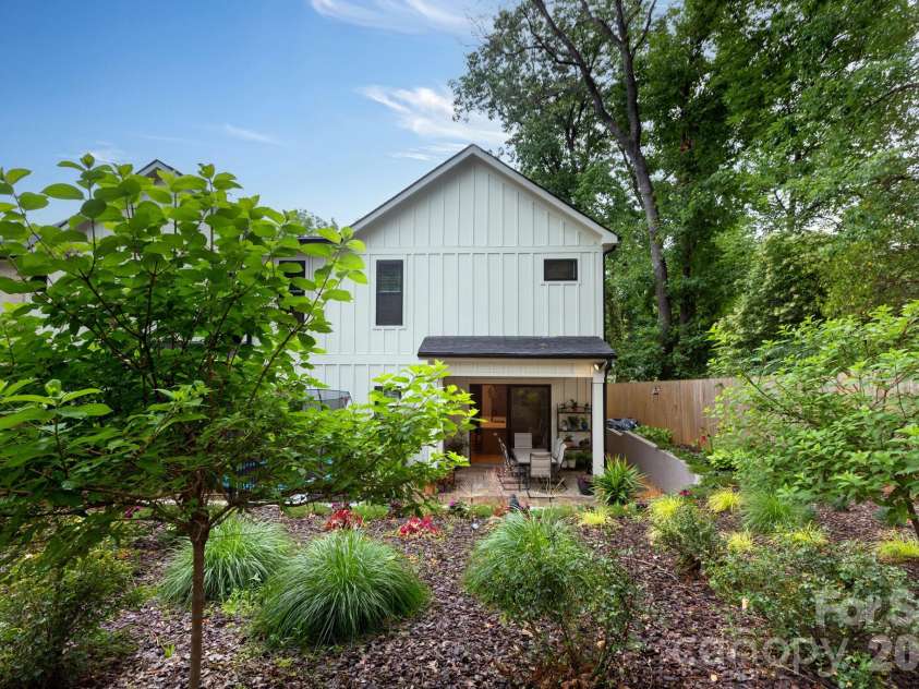 1602 Herrin Avenue, Charlotte, NC 28205.  MLS# CAR4388527, YatesRealty ID 28808. Low maintenance backyard