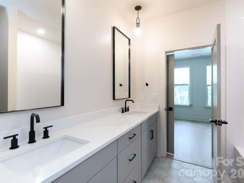 1602 Herrin Avenue, Charlotte, NC 28205.  MLS# CAR4416341, YatesRealty ID 28808. Jack and Jill bath