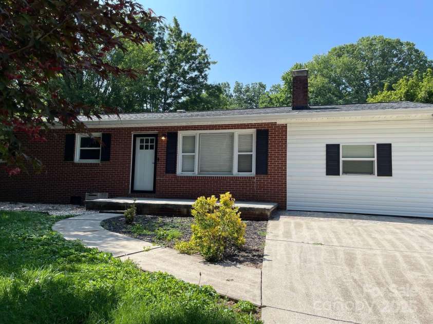 2615 Green Acres Street, Lenoir, NC 28945.  MLS# CAR4279457, YatesRealty ID 28809. 