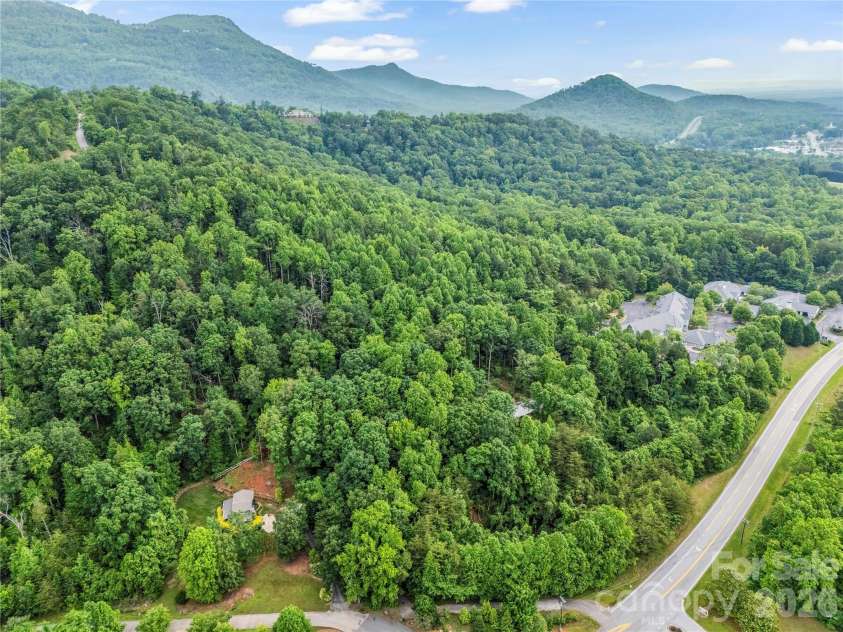 200 Little Wings Mountain Road, Columbus, NC 28722.  MLS# CAR4289310, YatesRealty ID 2881. Drone Footage