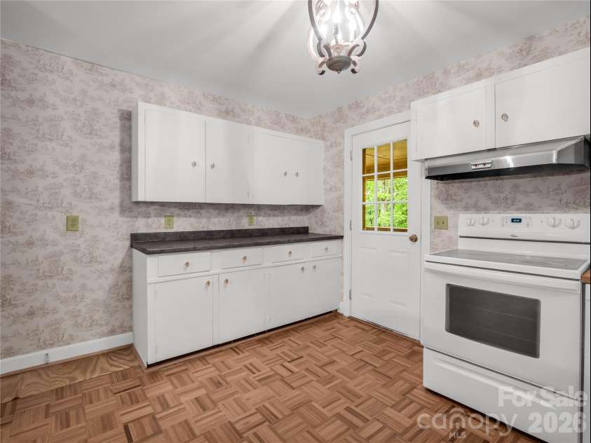 200 Little Wings Mountain Road, Columbus, NC 28722.  MLS# CAR4289310, YatesRealty ID 2881. Kitchen