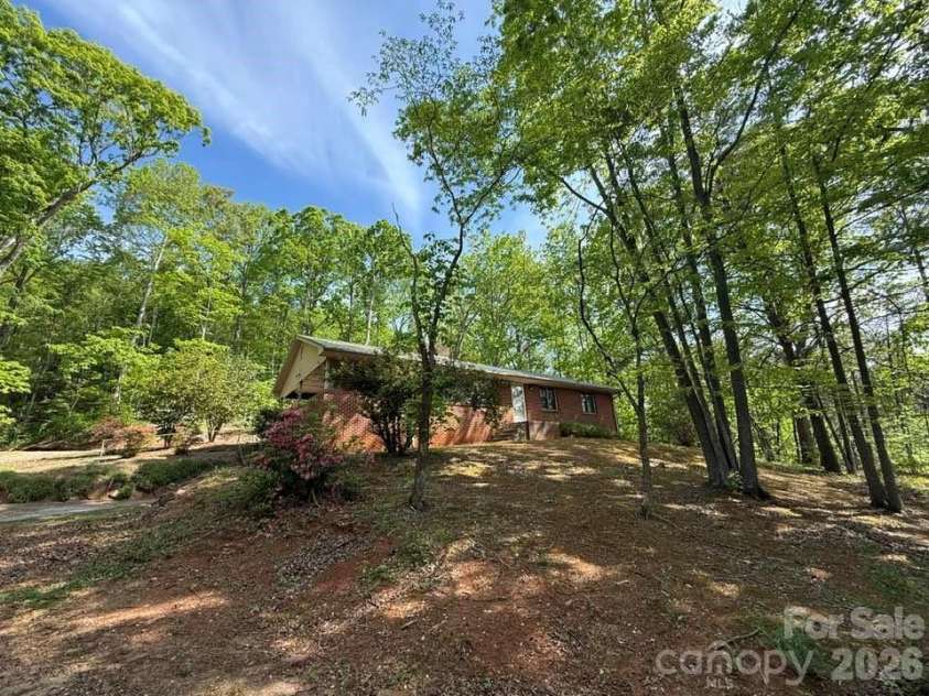 200 Little Wings Mountain Road, Columbus, NC 28722.  MLS# CAR4289310, YatesRealty ID 2881. Perched on a hill!