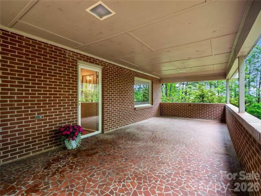 200 Little Wings Mountain Road, Columbus, NC 28722.  MLS# CAR4289310, YatesRealty ID 2881. Veranda
