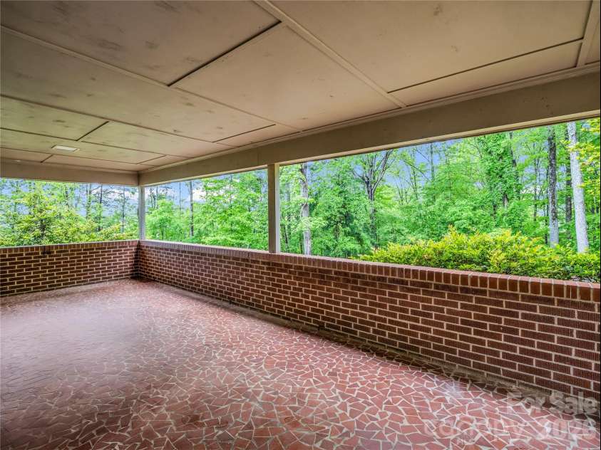 200 Little Wings Mountain Road, Columbus, NC 28722.  MLS# CAR4289310, YatesRealty ID 2881. Veranda