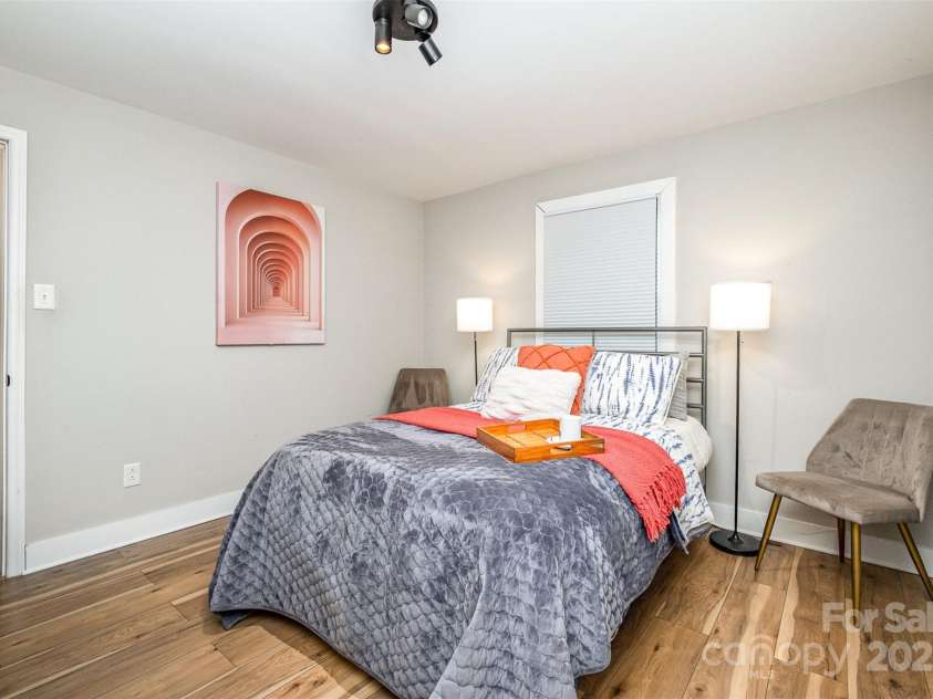 2137 Highland Street, Charlotte, NC 28208.  MLS# CAR4228273, YatesRealty ID 28810. 