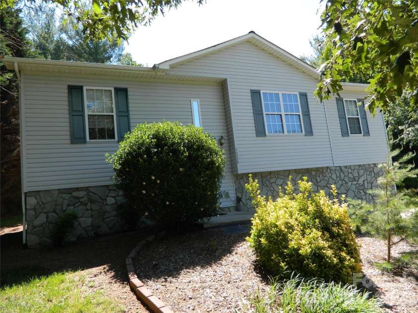 5320 Eider Lane, Granite Falls, NC 28630.  MLS# CAR4352899, YatesRealty ID 28811. 