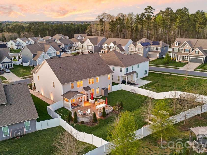 2111 Lapalma Trace, Lake Wylie, SC 29710.  MLS# CAR4363175, YatesRealty ID 28812. 