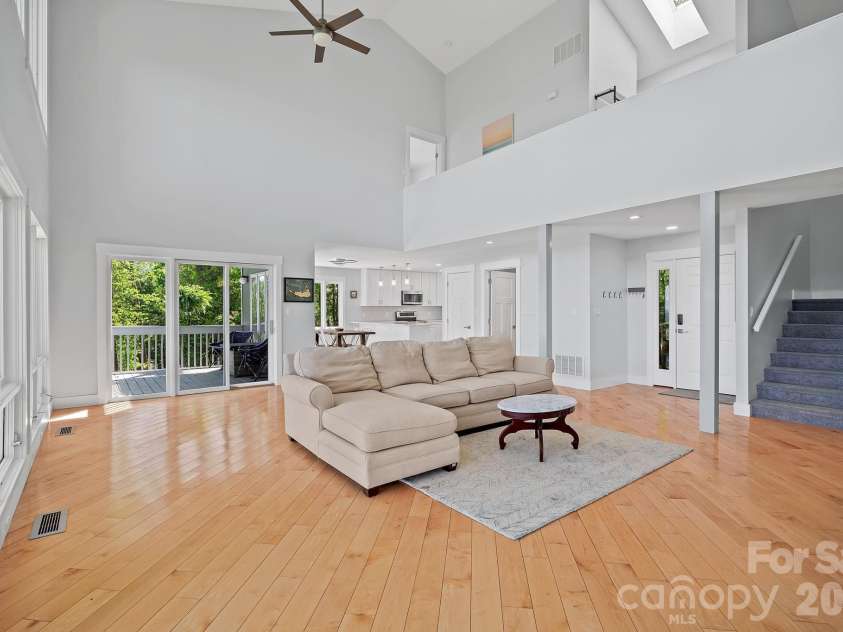 115 Chestnut Ridge Road, Mills River, NC 28759.  MLS# CAR4374970, YatesRealty ID 28813. 