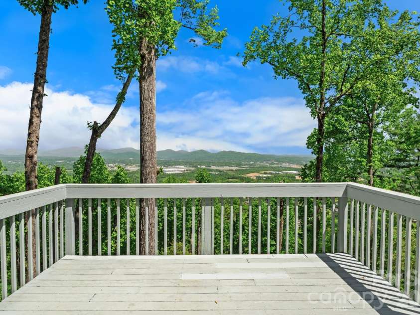 115 Chestnut Ridge Road, Mills River, NC 28759.  MLS# CAR4374970, YatesRealty ID 28813. 